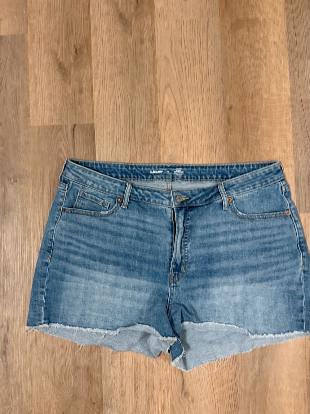 Old Navy High Rise Curvy Denim Shorts Size 18 Raw Hem Stretch Blue